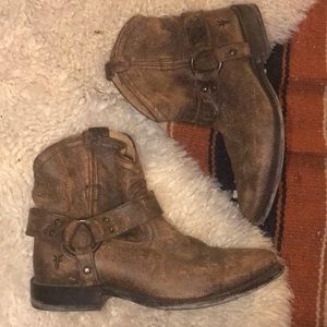 Western style Frye ankle boot